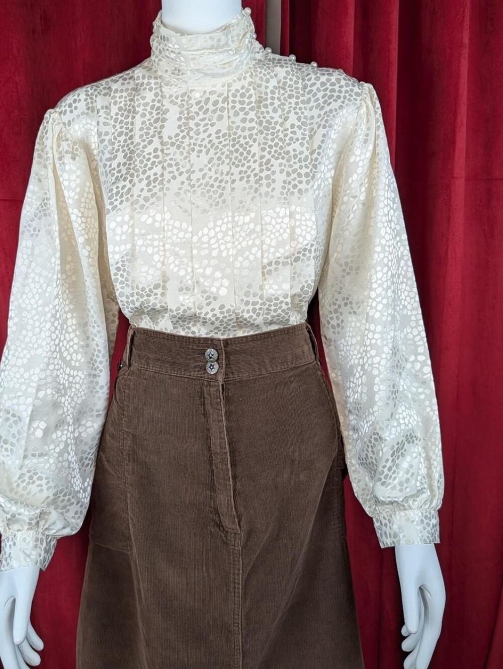 Vintage 80's Chimney Ridge Petites Cream White Satin Cheetah Print Blouse